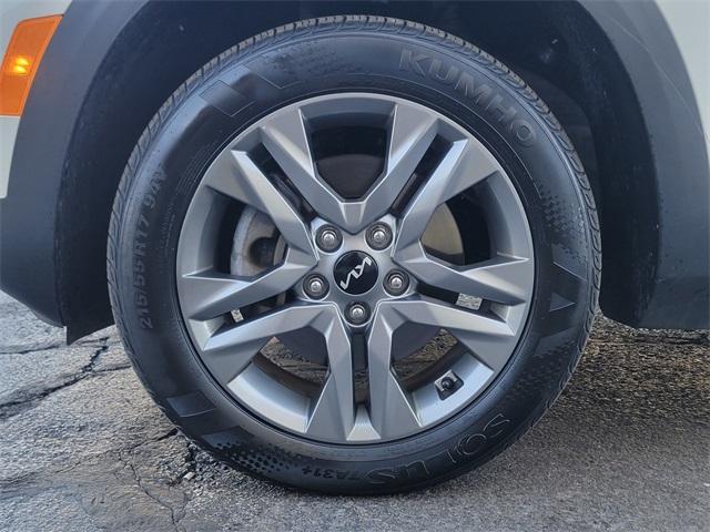 used 2023 Kia Seltos car, priced at $21,095