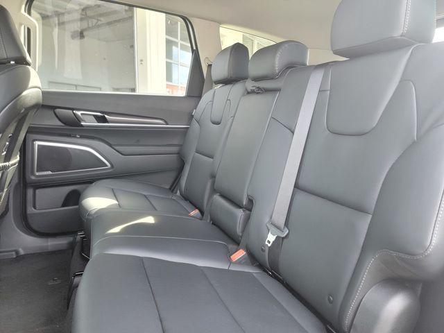new 2025 Kia Telluride car, priced at $37,352