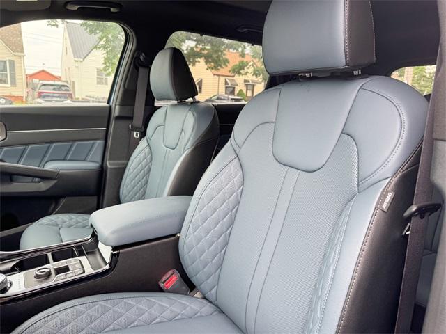 new 2025 Kia Sorento Hybrid car, priced at $46,900