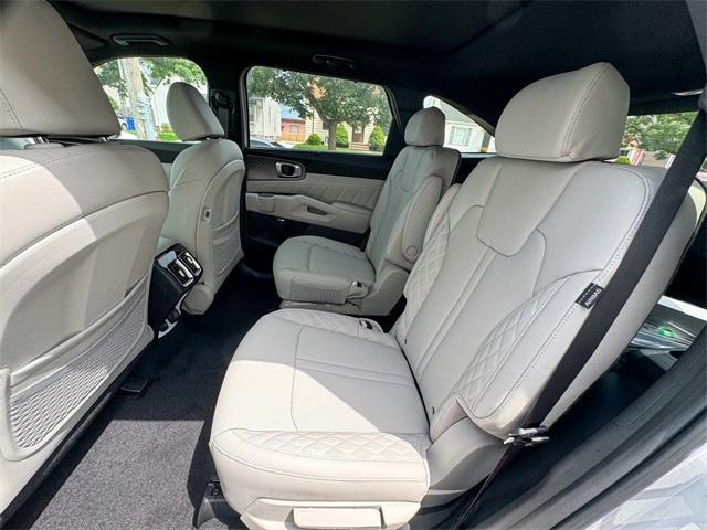 new 2025 Kia Sorento Hybrid car, priced at $46,114