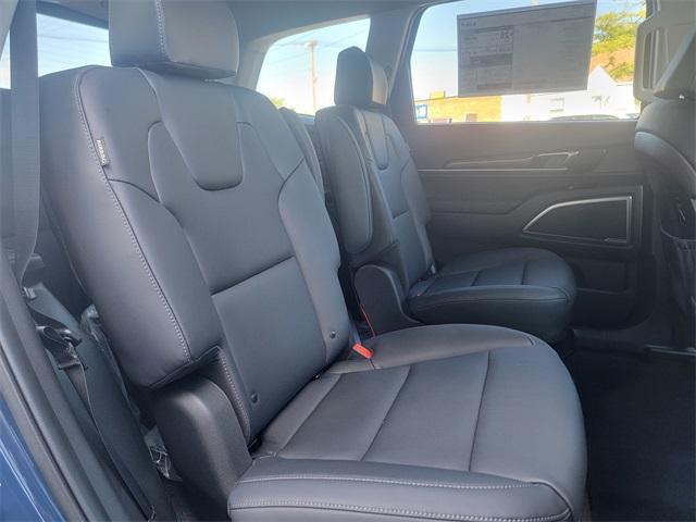 new 2025 Kia Telluride car, priced at $42,750