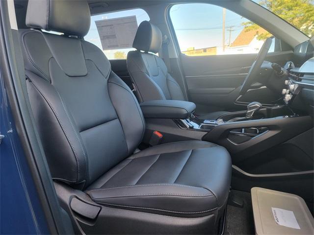 new 2025 Kia Telluride car, priced at $42,750
