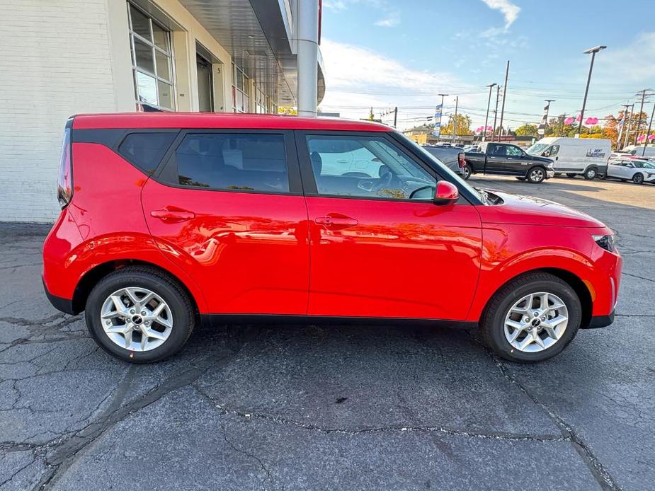 new 2025 Kia Soul car, priced at $23,090