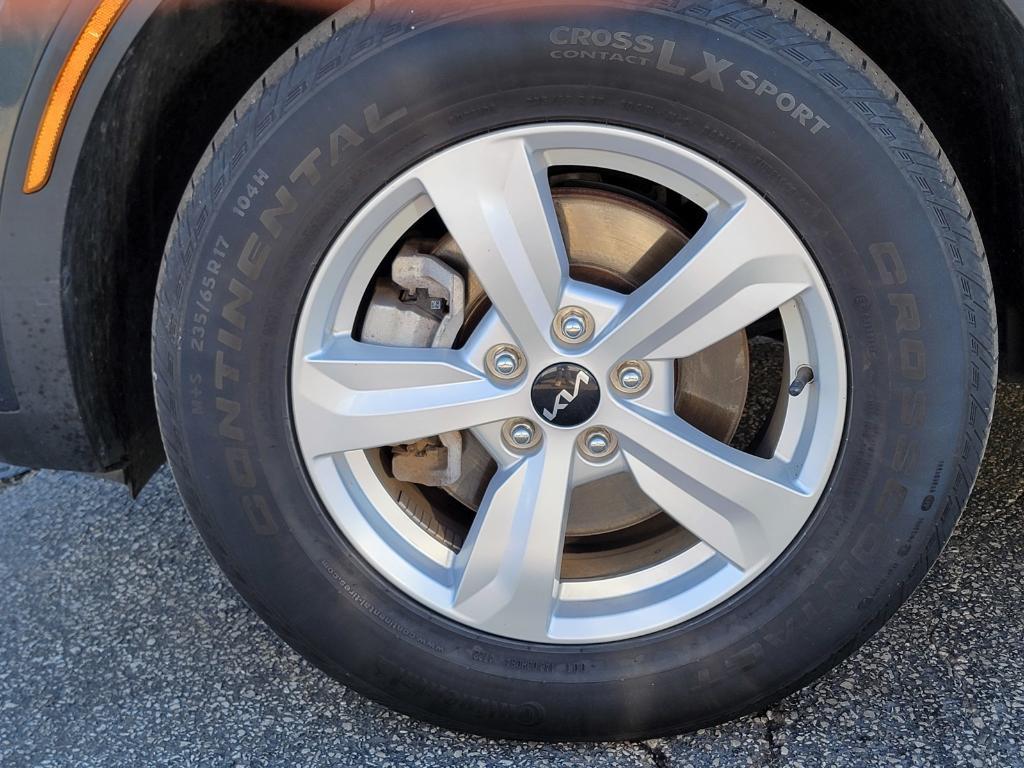 used 2023 Kia Sorento car, priced at $24,198