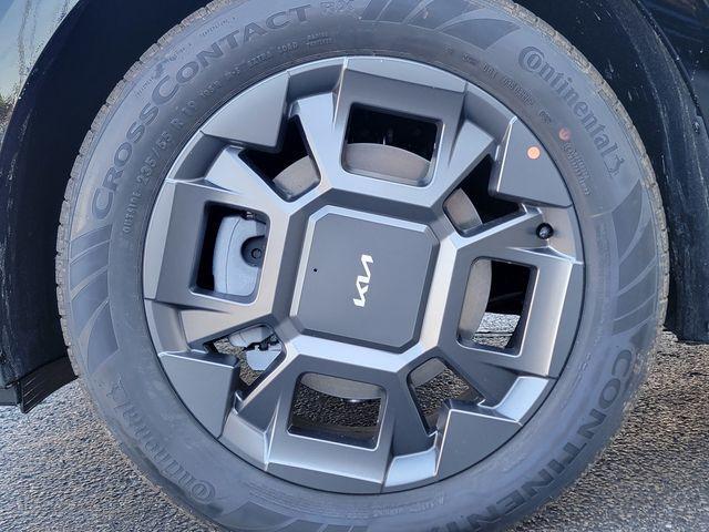 new 2026 Kia Carnival Hybrid car, priced at $43,873