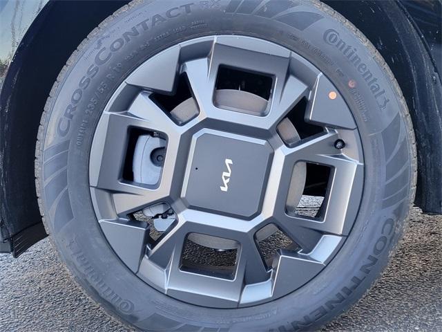 new 2026 Kia Carnival Hybrid car, priced at $43,873