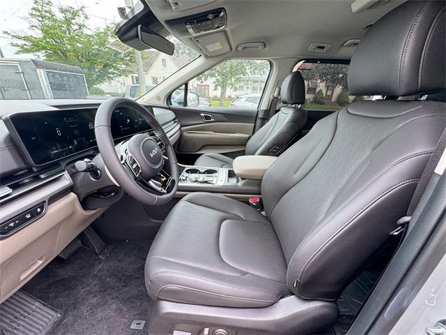new 2025 Kia Carnival Hybrid car, priced at $45,300