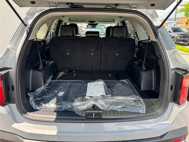 new 2025 Kia Sorento car, priced at $37,555