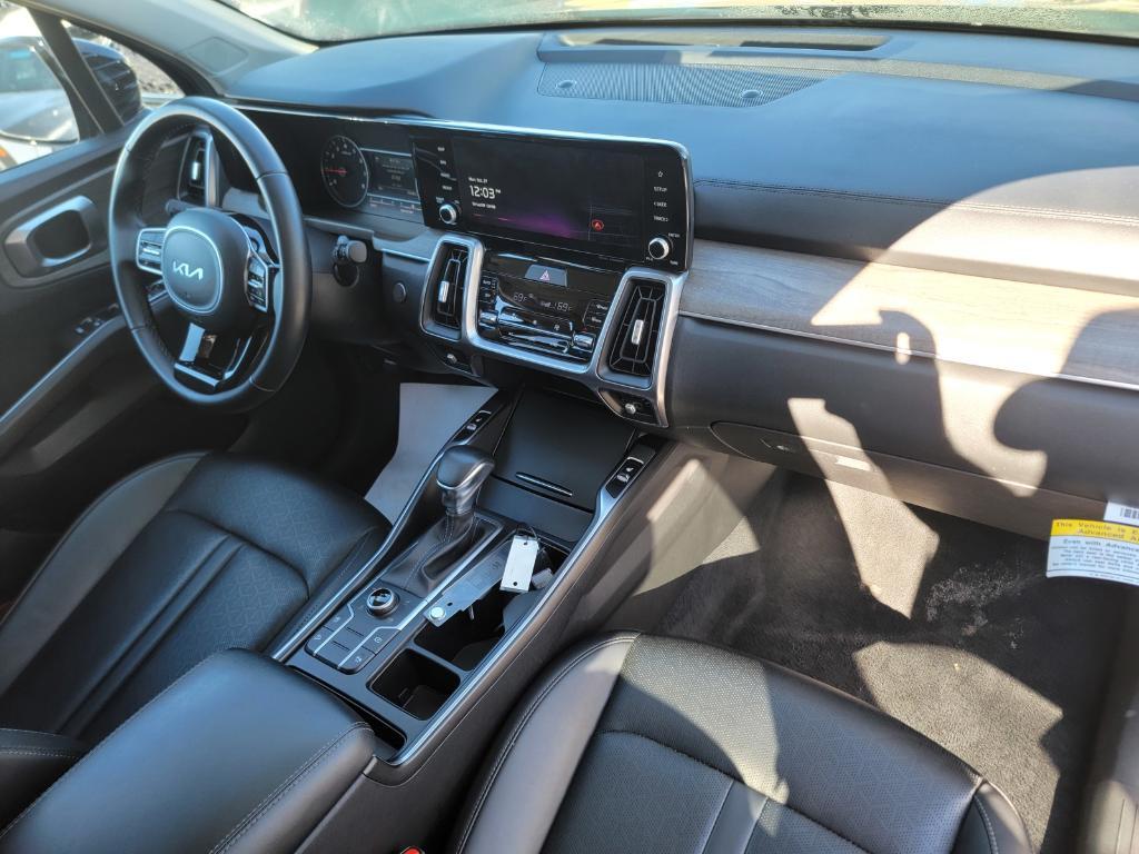 used 2023 Kia Sorento car, priced at $29,308