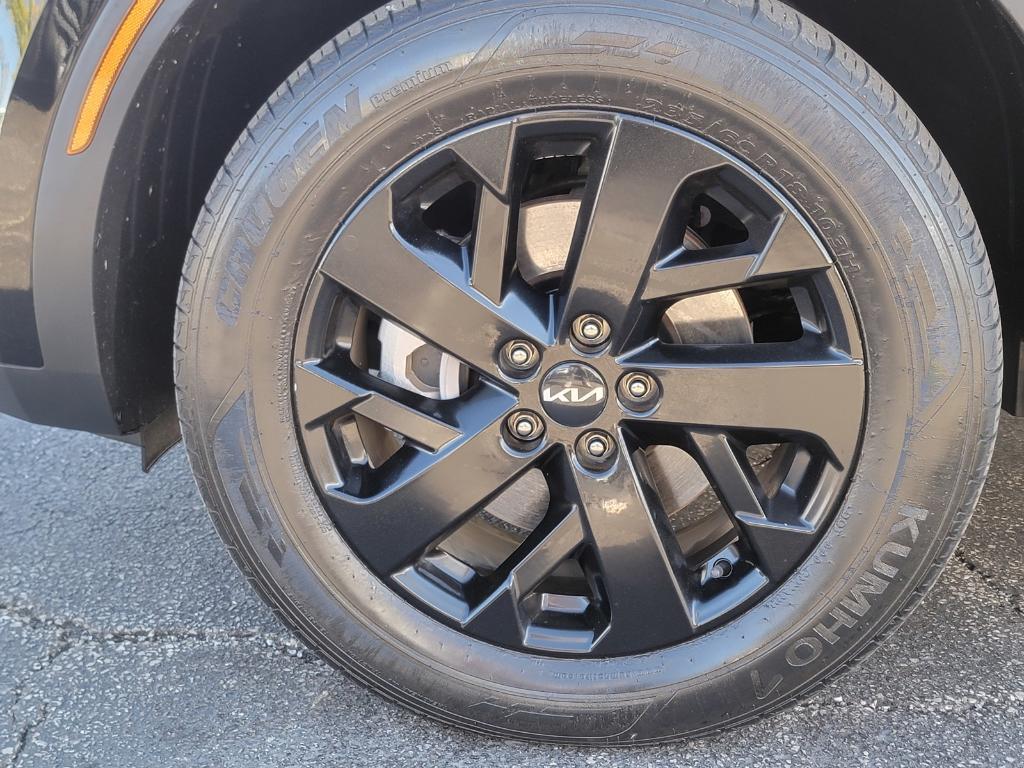 used 2023 Kia Sorento car, priced at $29,308