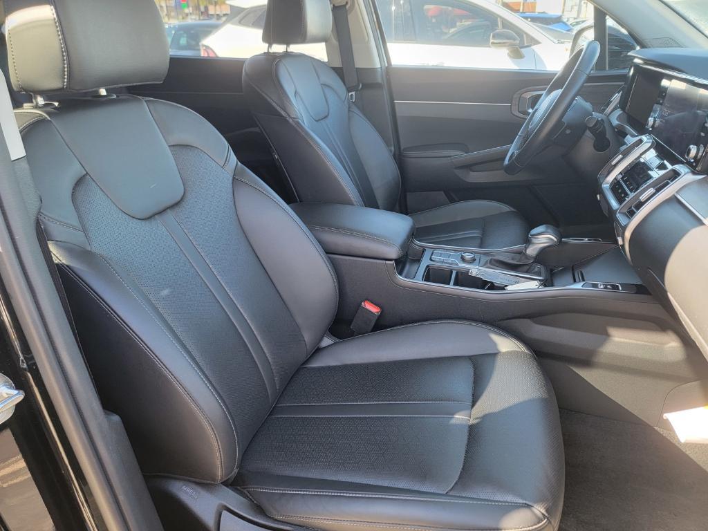 used 2023 Kia Sorento car, priced at $29,308