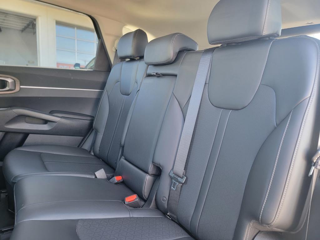 used 2023 Kia Sorento car, priced at $29,308