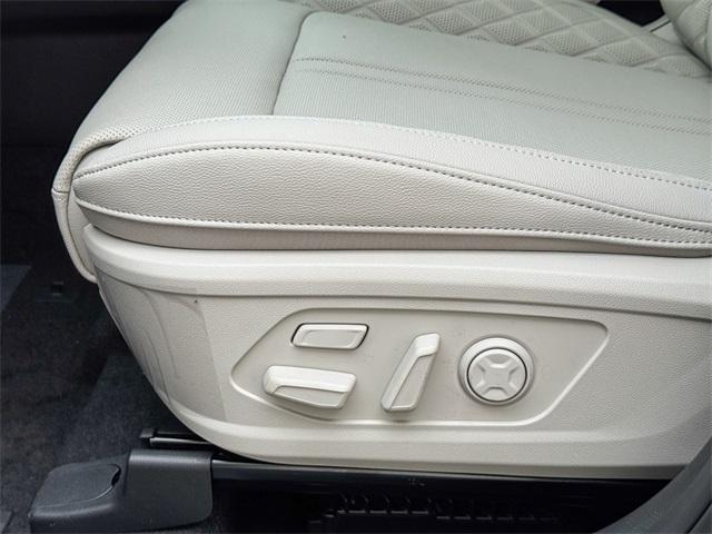 new 2025 Kia Sorento Hybrid car, priced at $46,605