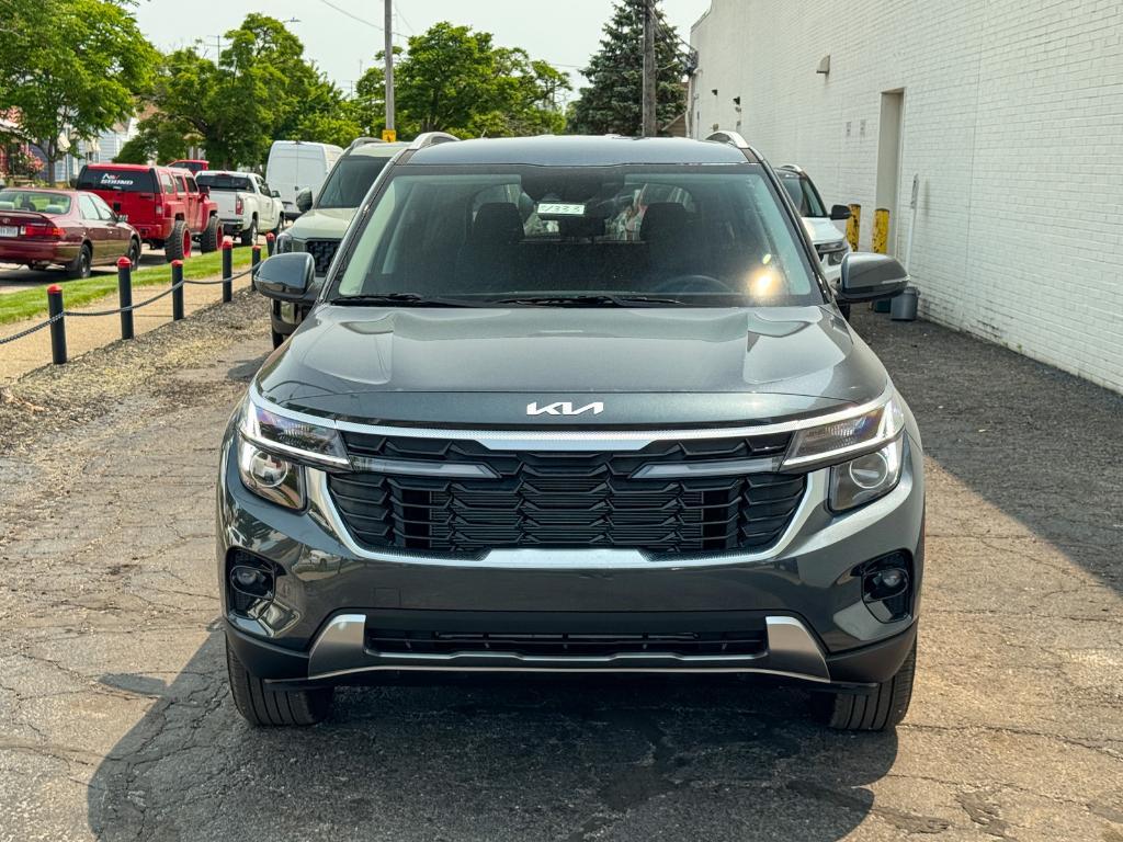new 2025 Kia Seltos car, priced at $27,525