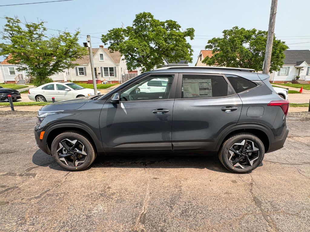 new 2025 Kia Seltos car, priced at $27,525