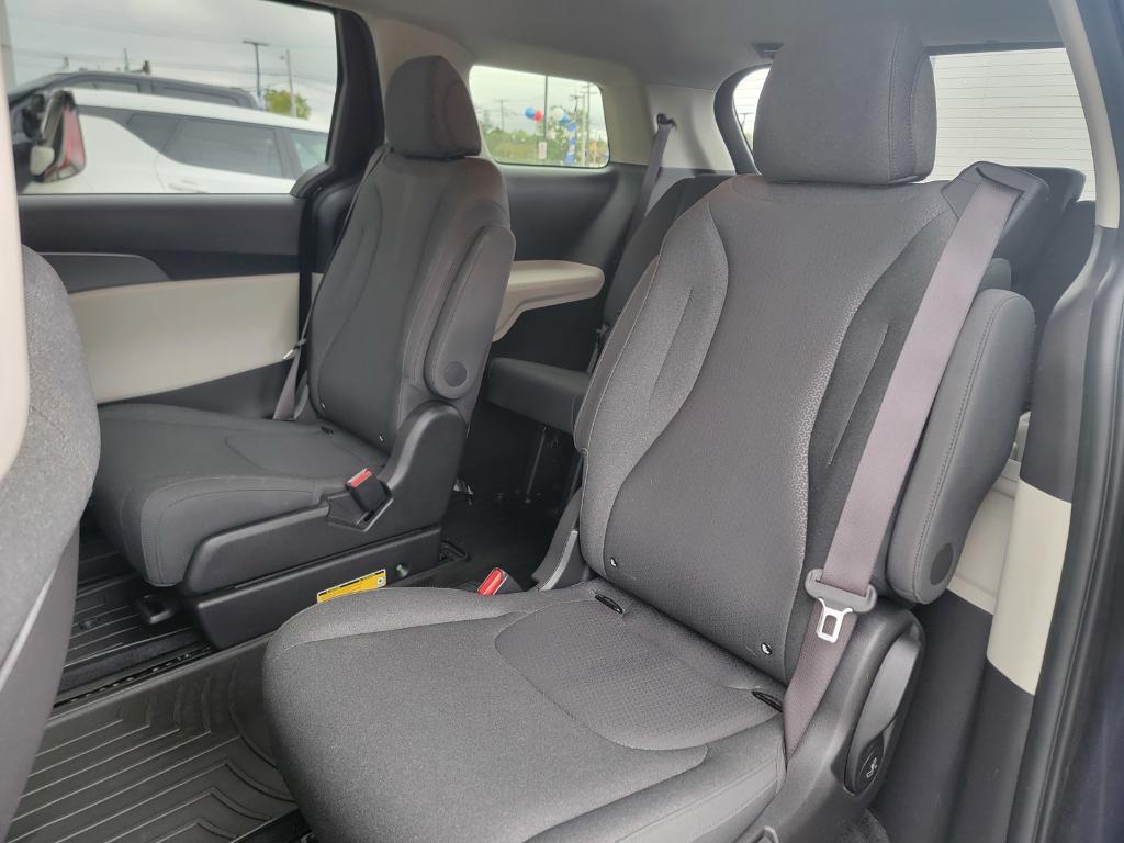 used 2022 Kia Carnival car, priced at $26,383