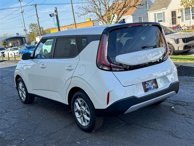 new 2025 Kia Soul car, priced at $20,754