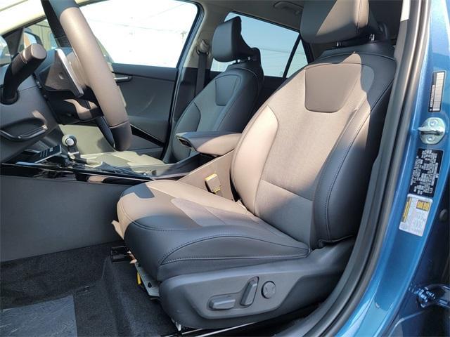 new 2025 Kia Niro car, priced at $29,140