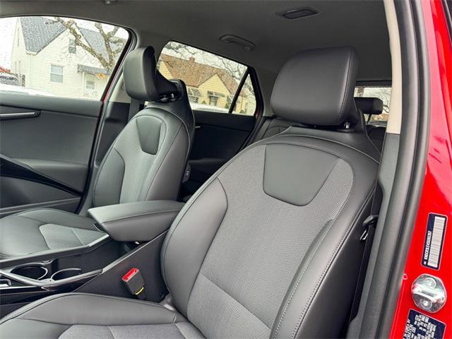 new 2025 Kia Niro car, priced at $29,802