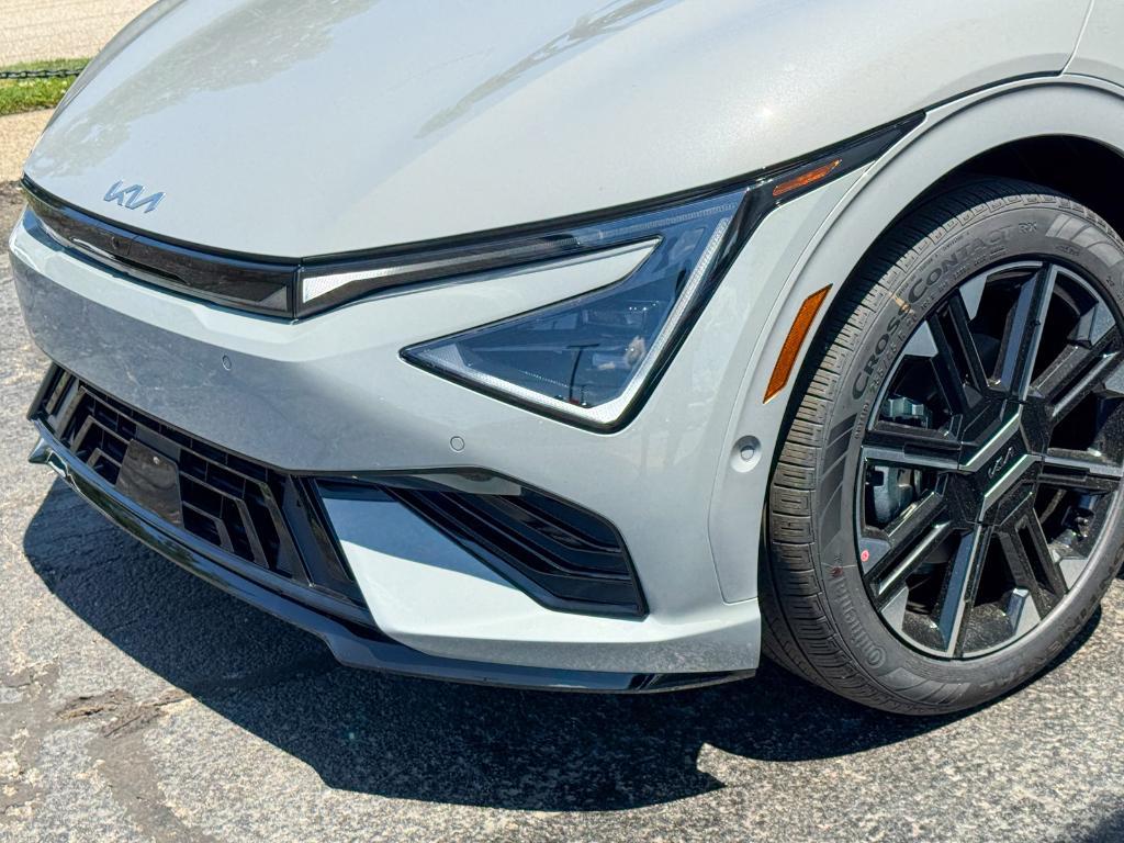 new 2025 Kia EV6 car, priced at $55,875