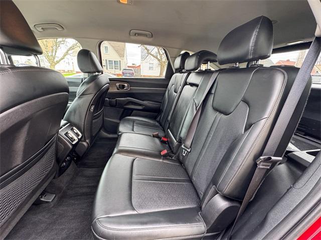 used 2022 Kia Sorento car, priced at $29,104