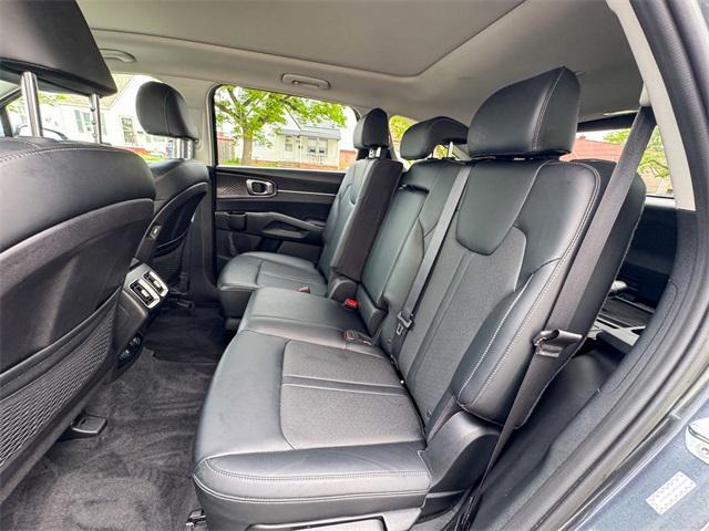 used 2021 Kia Sorento car, priced at $25,604