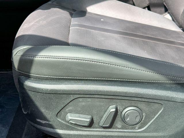 used 2024 Kia Sorento car, priced at $34,137