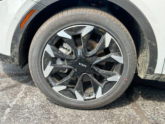 used 2024 Kia Sorento car, priced at $34,137