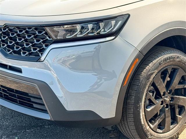 used 2023 Kia Sorento car, priced at $30,361