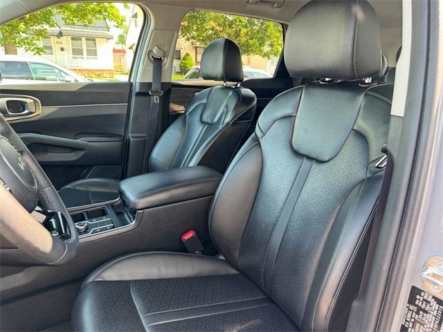 used 2023 Kia Sorento car, priced at $30,361