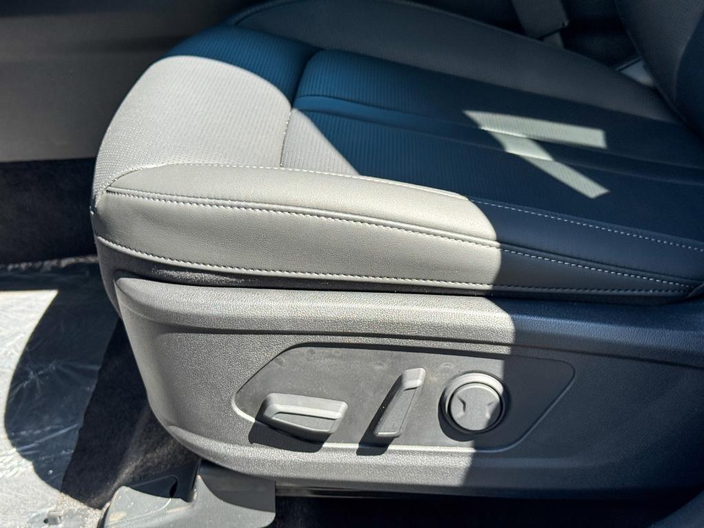 new 2025 Kia Sorento car, priced at $35,500