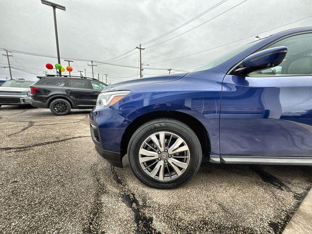 used 2017 Nissan Pathfinder car, priced at $12,906