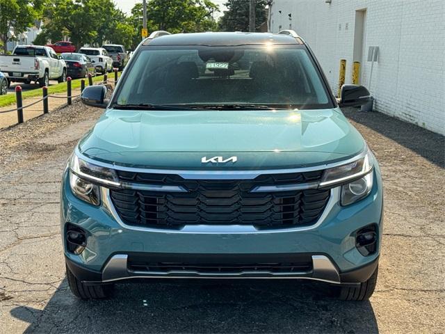 new 2025 Kia Seltos car, priced at $27,920