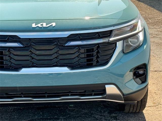 new 2025 Kia Seltos car, priced at $27,920