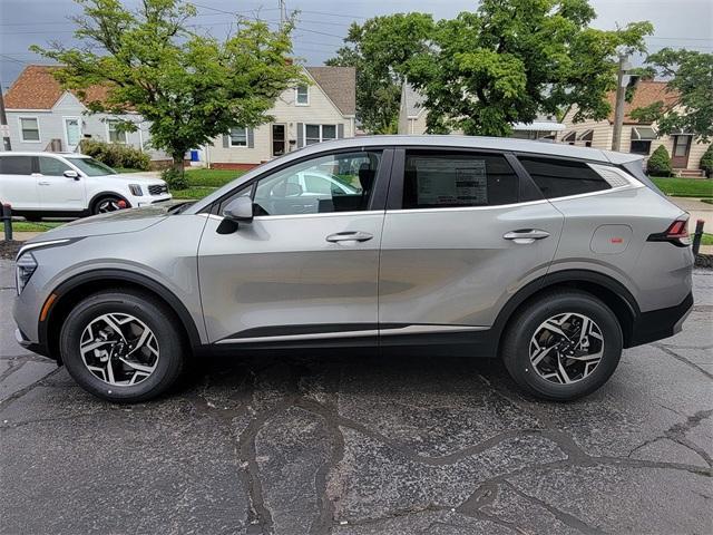 new 2025 Kia Sportage car, priced at $30,540