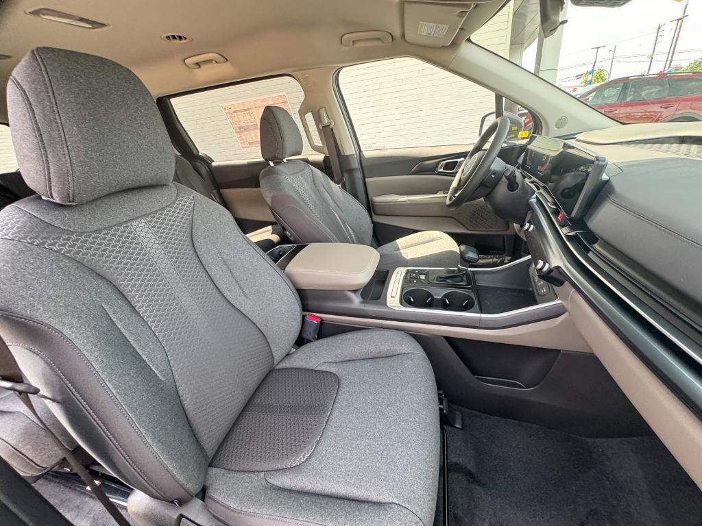 new 2026 Kia Carnival car, priced at $38,425