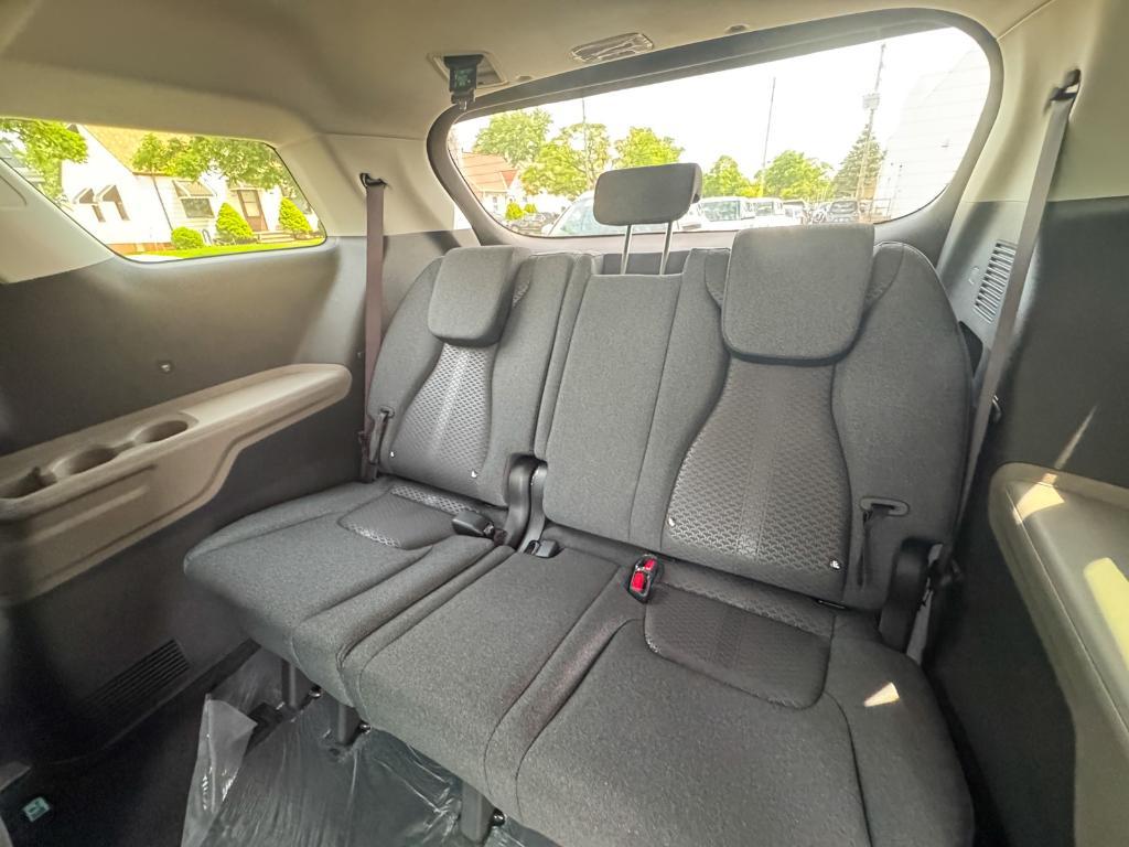 new 2026 Kia Carnival car, priced at $38,425