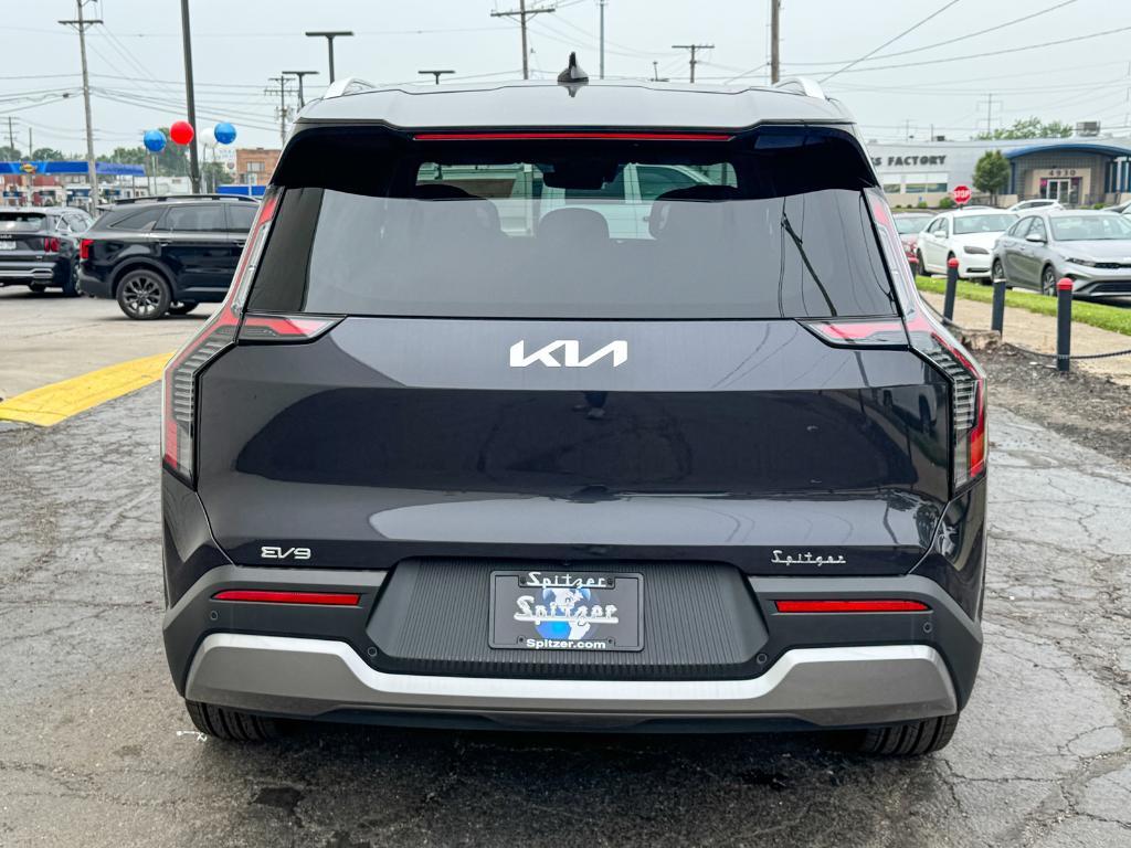 new 2026 Kia EV9 car, priced at $61,620