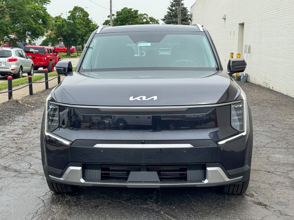 new 2026 Kia EV9 car, priced at $61,620