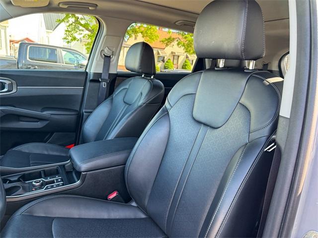 used 2022 Kia Sorento car, priced at $29,736