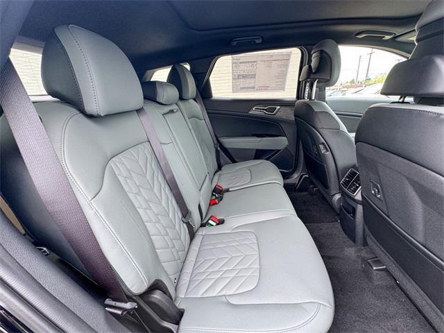 new 2025 Kia Sportage car, priced at $33,820
