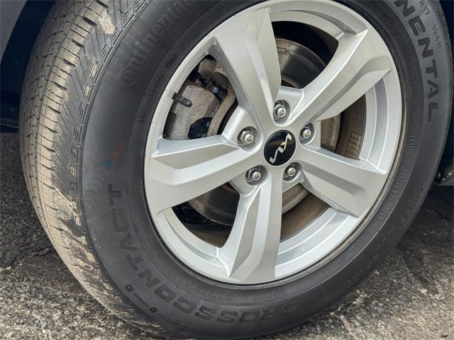 used 2023 Kia Sorento car, priced at $25,716