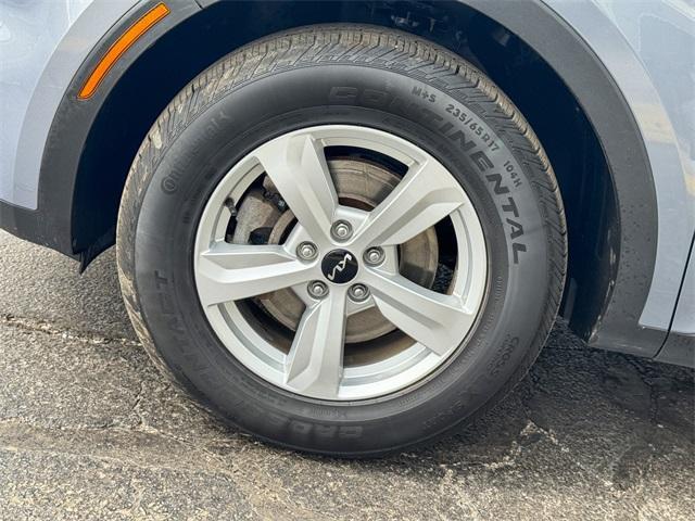 used 2023 Kia Sorento car, priced at $25,716