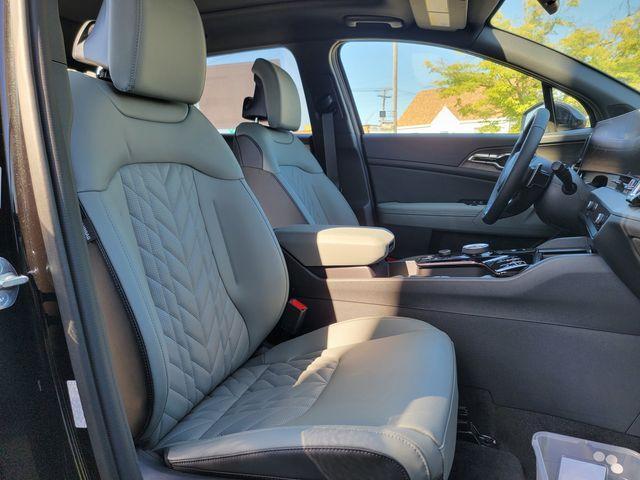 new 2025 Kia Sportage Plug-In Hybrid car, priced at $42,752