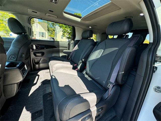 new 2025 Kia Carnival car, priced at $54,755