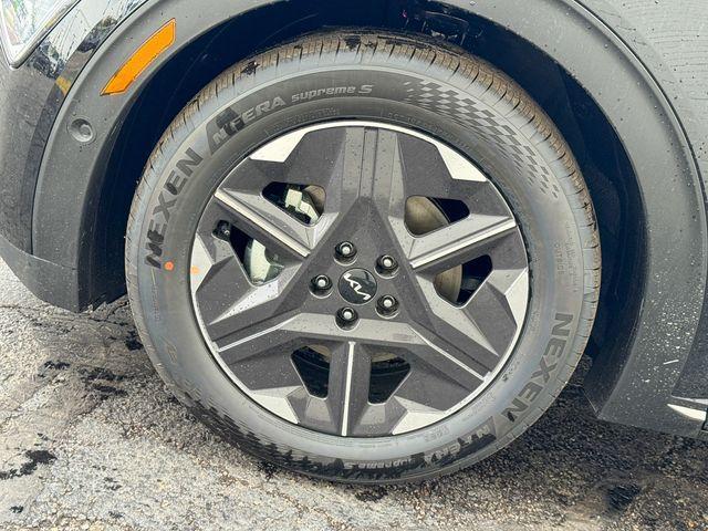 new 2025 Kia EV6 car, priced at $43,014