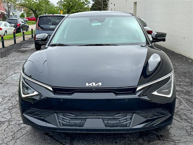 new 2025 Kia EV6 car, priced at $51,995
