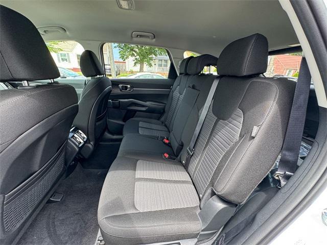 new 2025 Kia Sorento car, priced at $32,155
