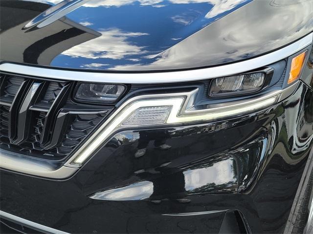 used 2024 Kia Carnival car, priced at $32,453