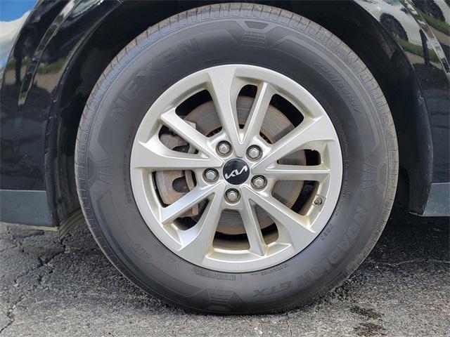 used 2024 Kia Carnival car, priced at $32,453